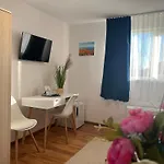 게스트하우스 Pensiunea Andra 주릴로브카